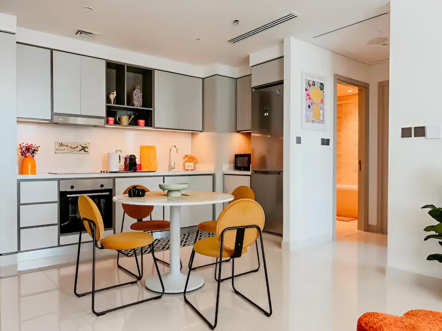 Beachfront Bliss: Chic 1 Bedroom Retreat By The Sea *