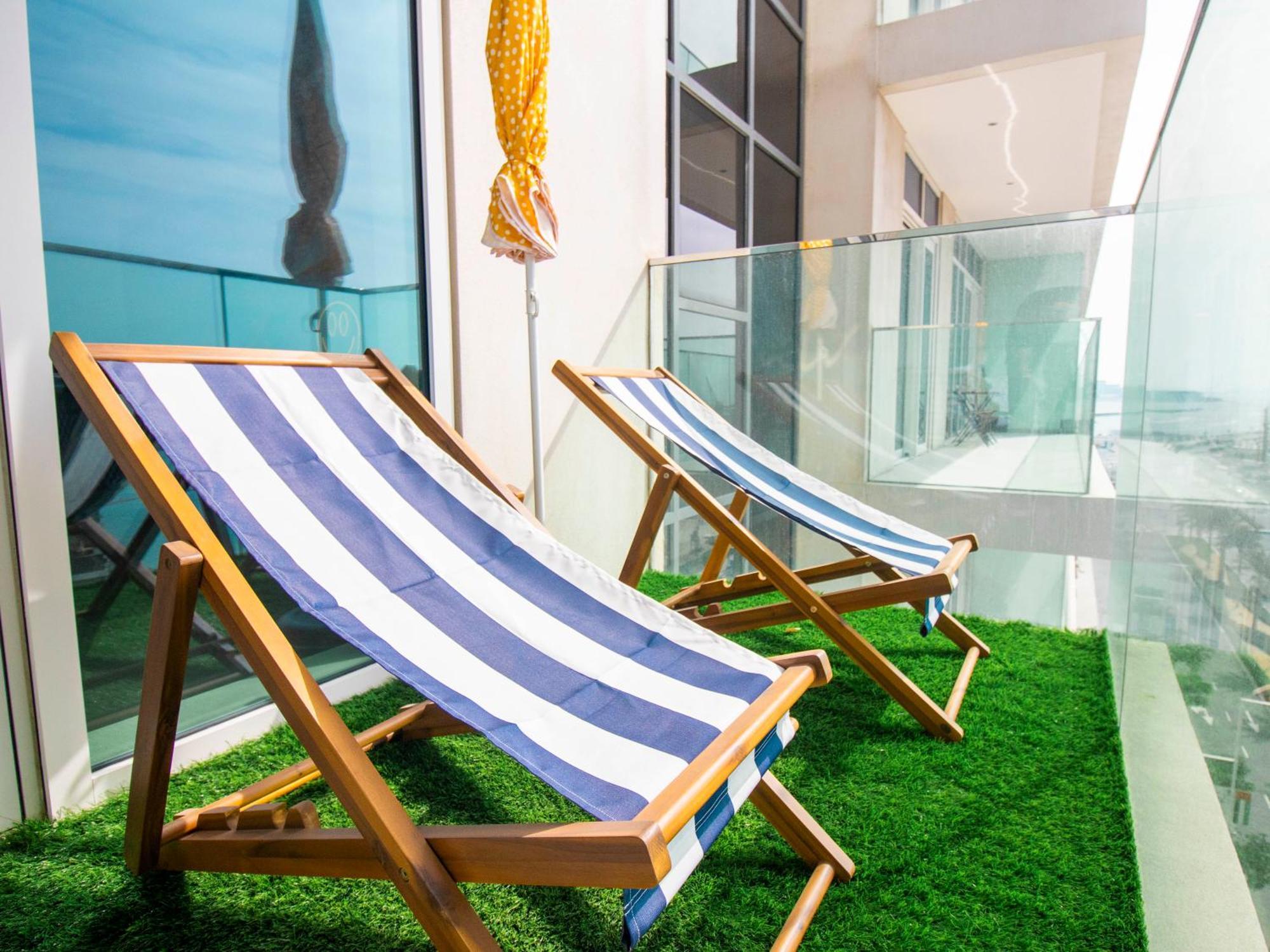Appartement Beachfront Bliss: Chic 1 Bedroom Retreat By The Sea