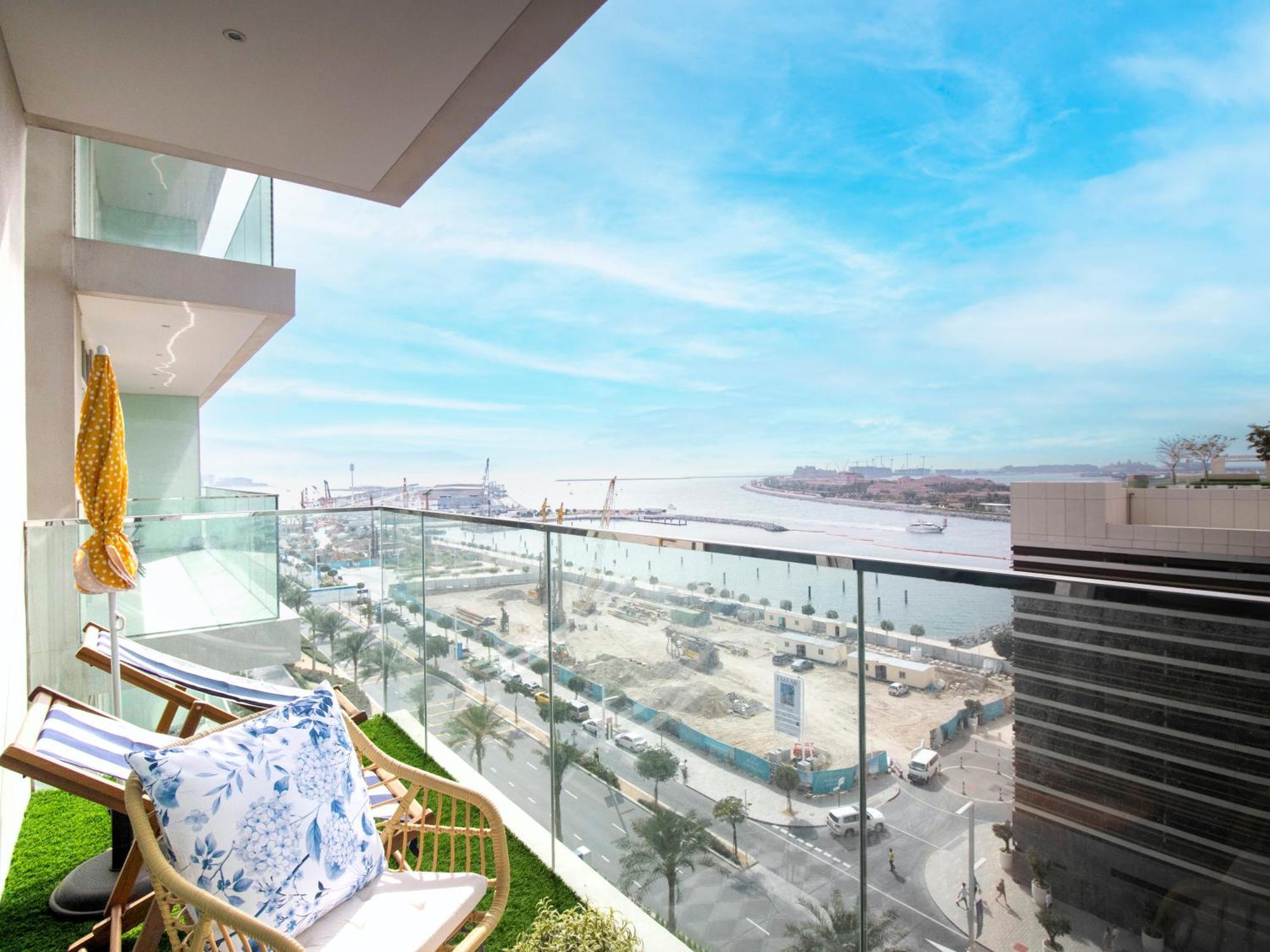 Appartement Beachfront Bliss: Chic 1 Bedroom Retreat By The Sea *