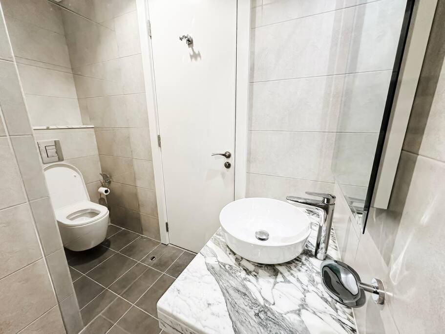 Apartment Damac Aykon 2 Bedroom Business Bay - Ezytrac *