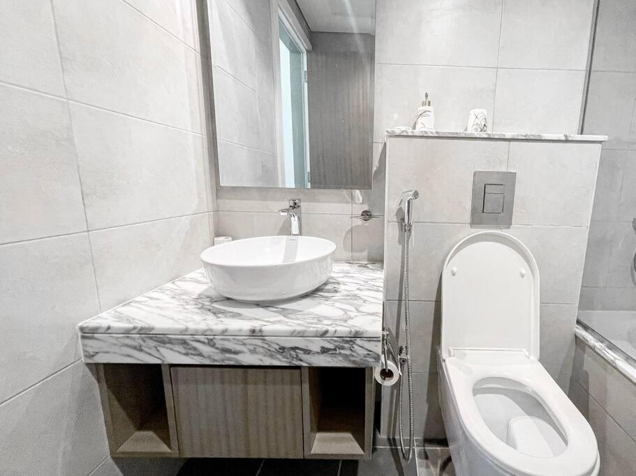 Damac Aykon 2 Bedroom Business Bay - Ezytrac *