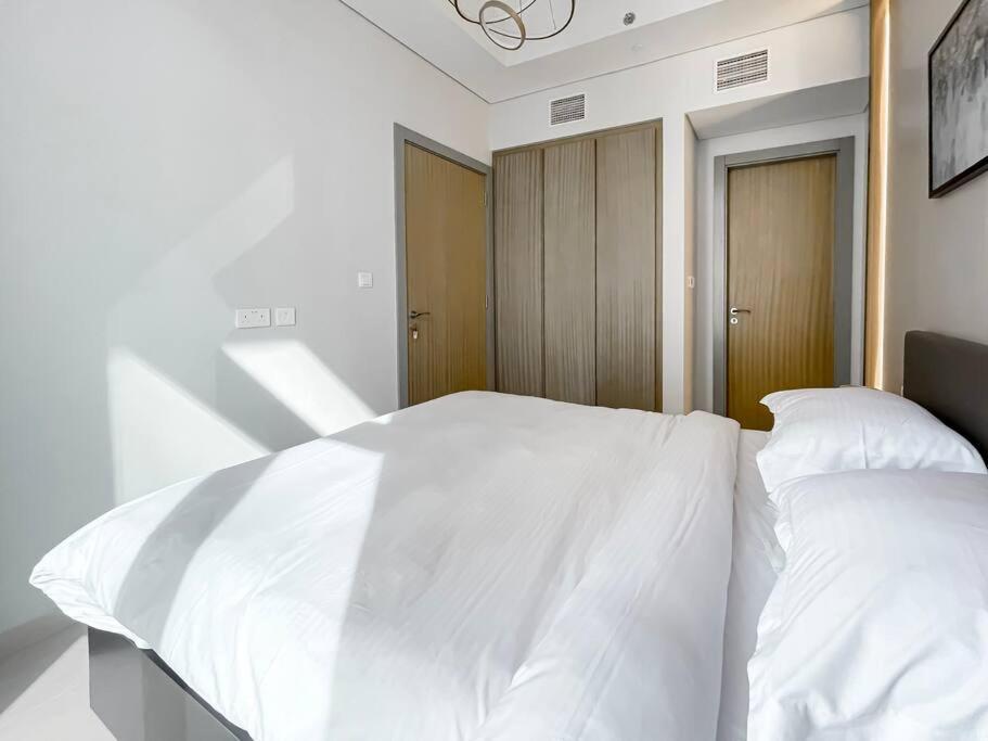 Damac Aykon 2 Bedroom Business Bay - Ezytrac Apartment