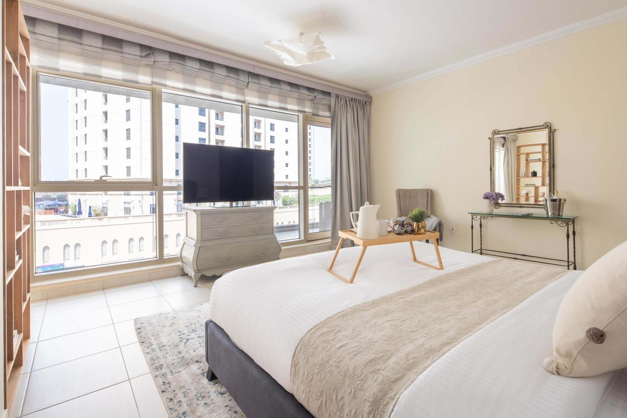 Frank Porter - Marina Quays Dubai