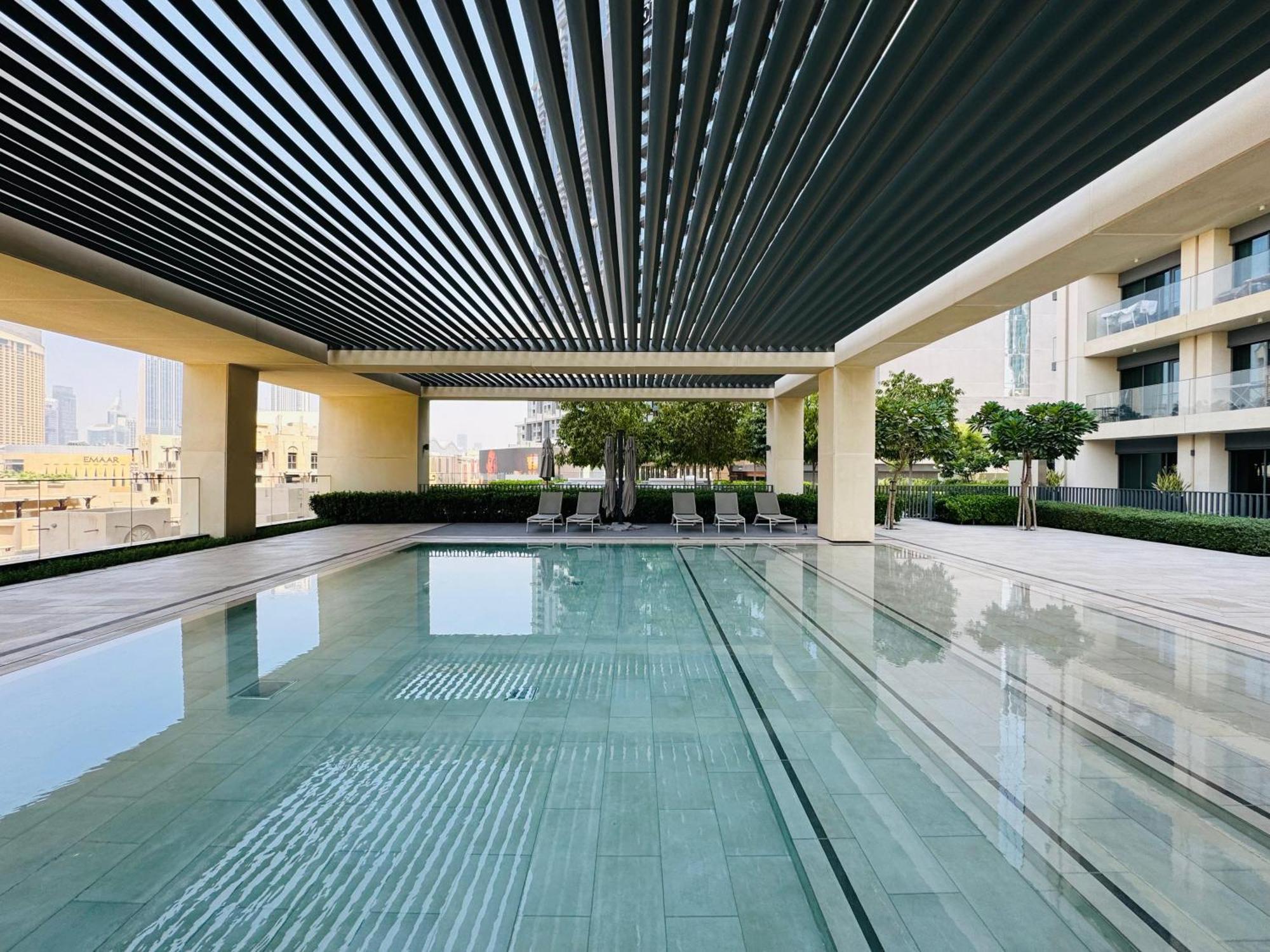 Burj Khalifa View Luxe 2br, 5 Mins Walk To Mall Apartment
