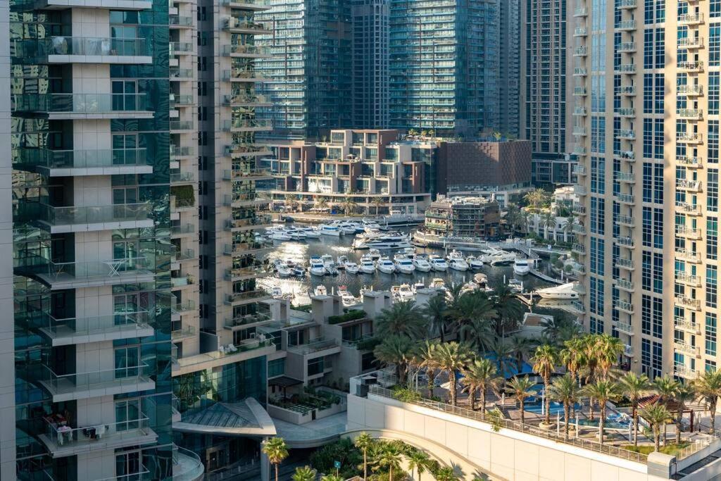Lägenhet Large Attached To Metro - Marina Diamond3 Dubai