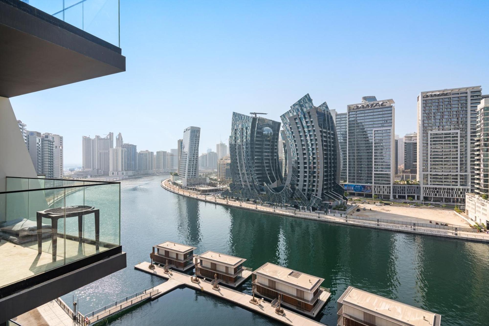 Apartamento Furnished Binghatti Canal - Burj Khalifa View, Dubái