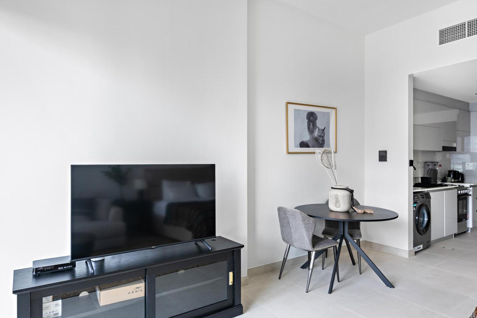Apartamento Furnished Binghatti Canal - Burj Khalifa View, Dubái