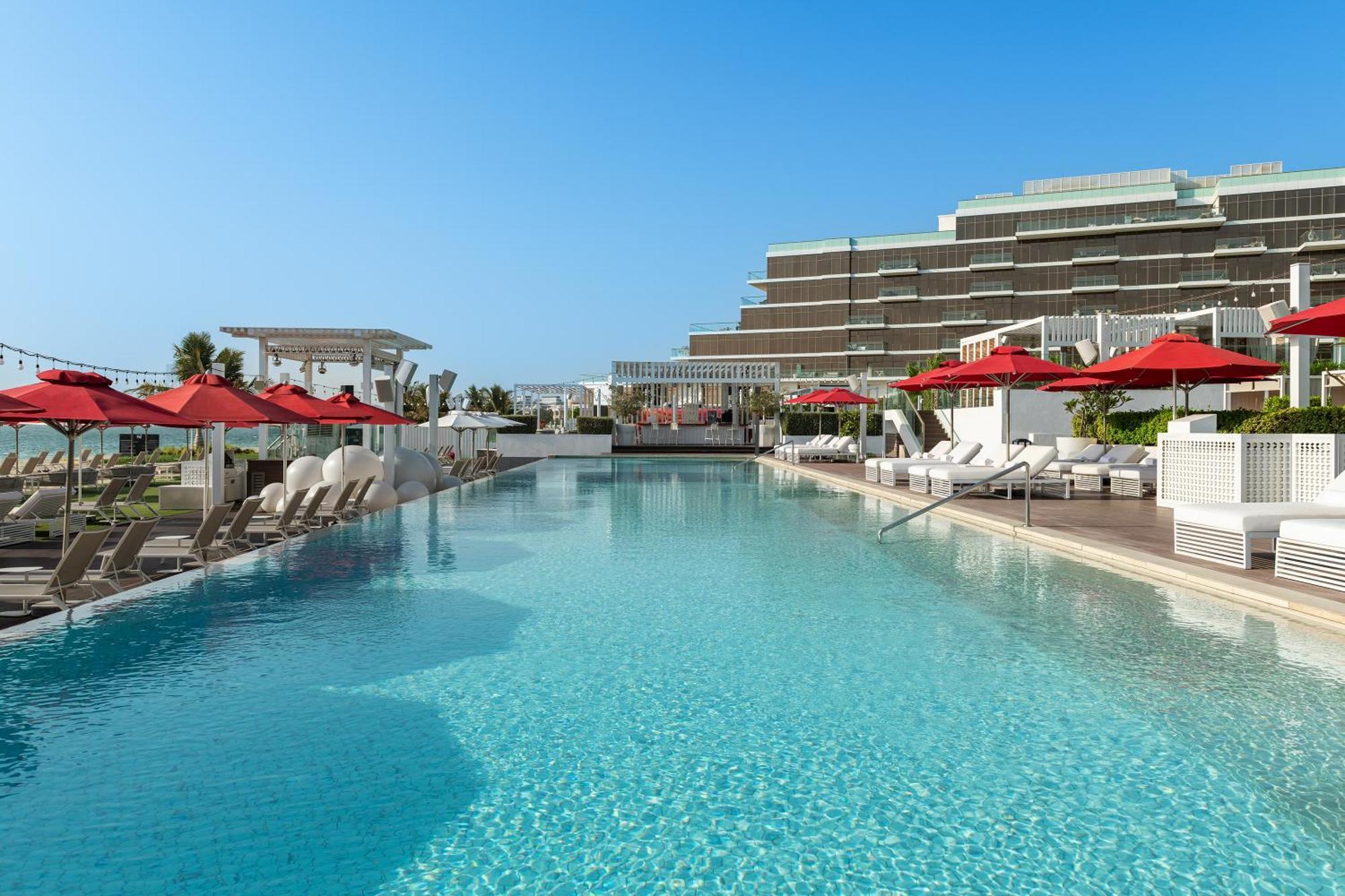 Th8 Palm Resort, Vignette Collection By Ihg Complex