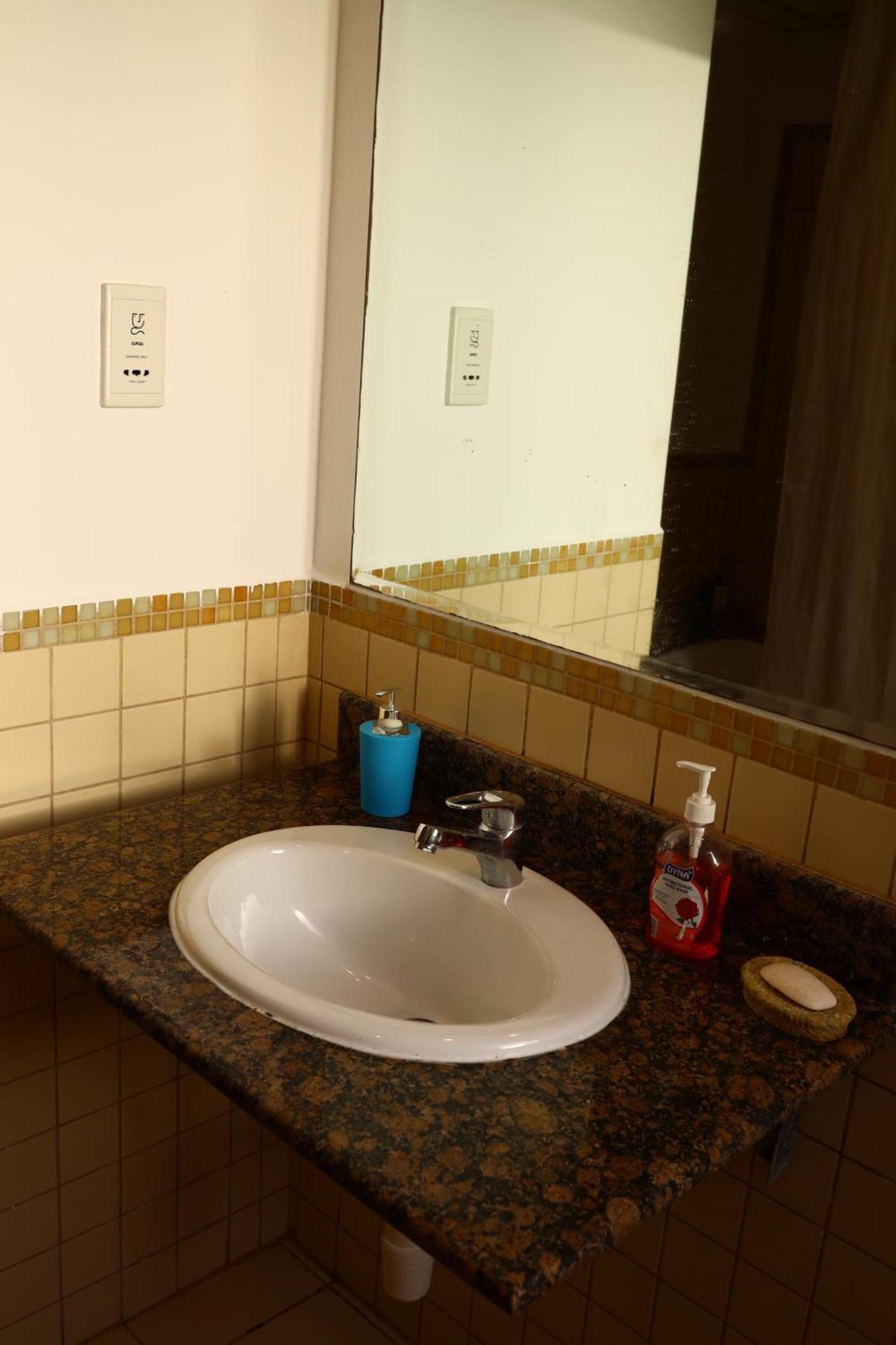 Shams Murjan Jbr Hostal