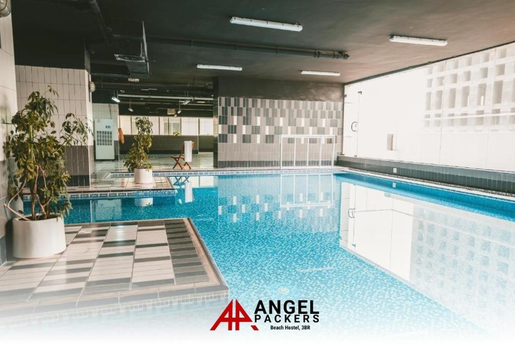 Angel Packers With Seaview In Marina Walk Dubái
