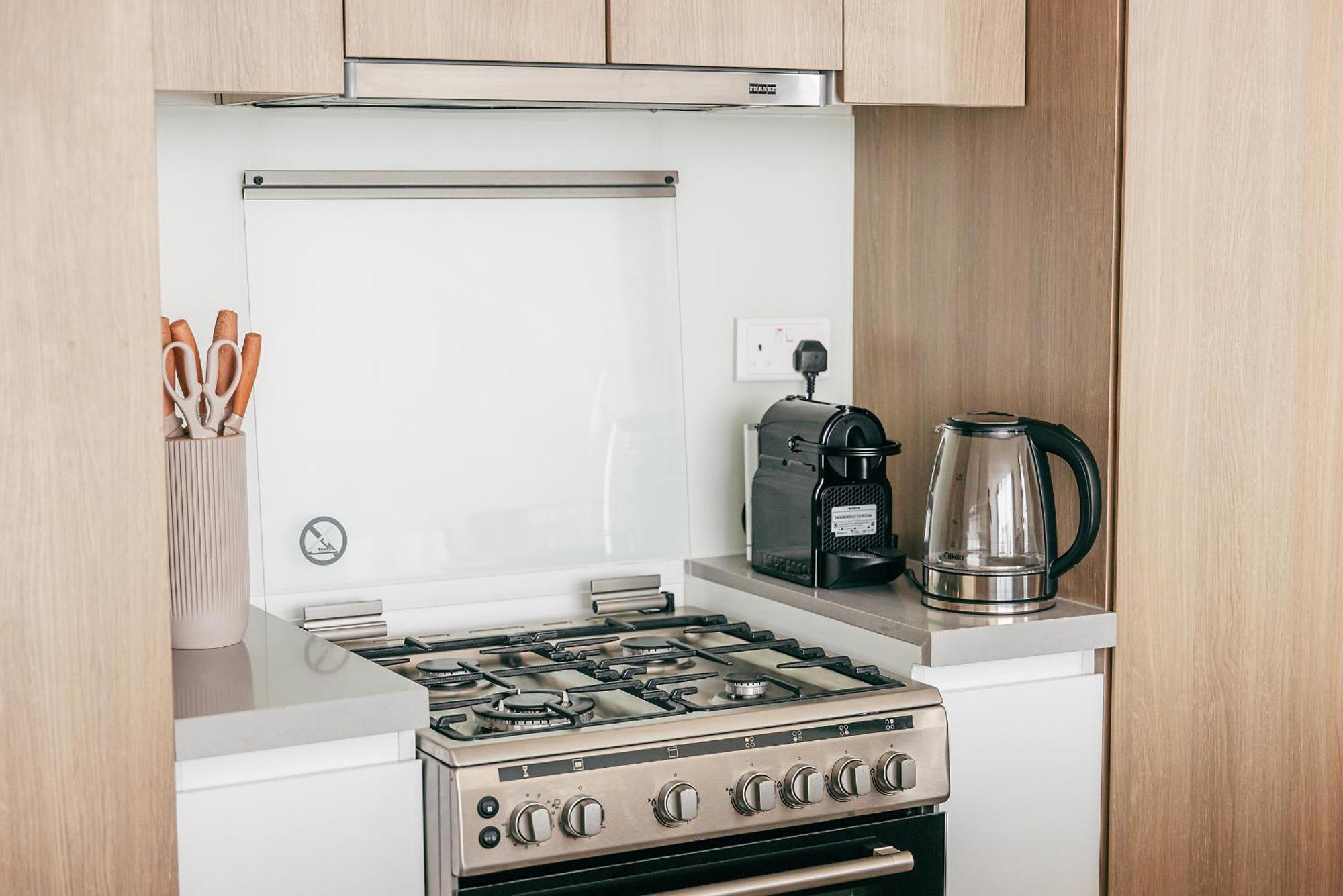 Lux 1br Direct Access To Marina 4 People Apartemen Dubai