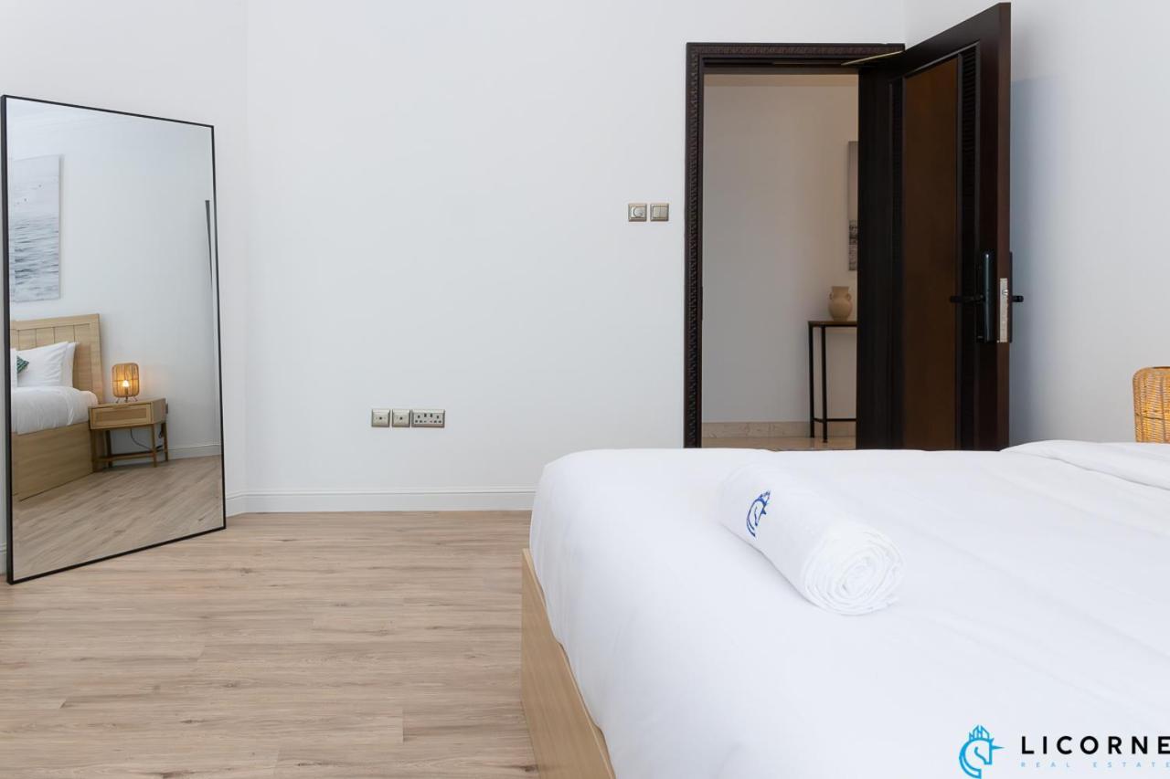 Sunset Beach Oasis - Private & Shared Hostel *