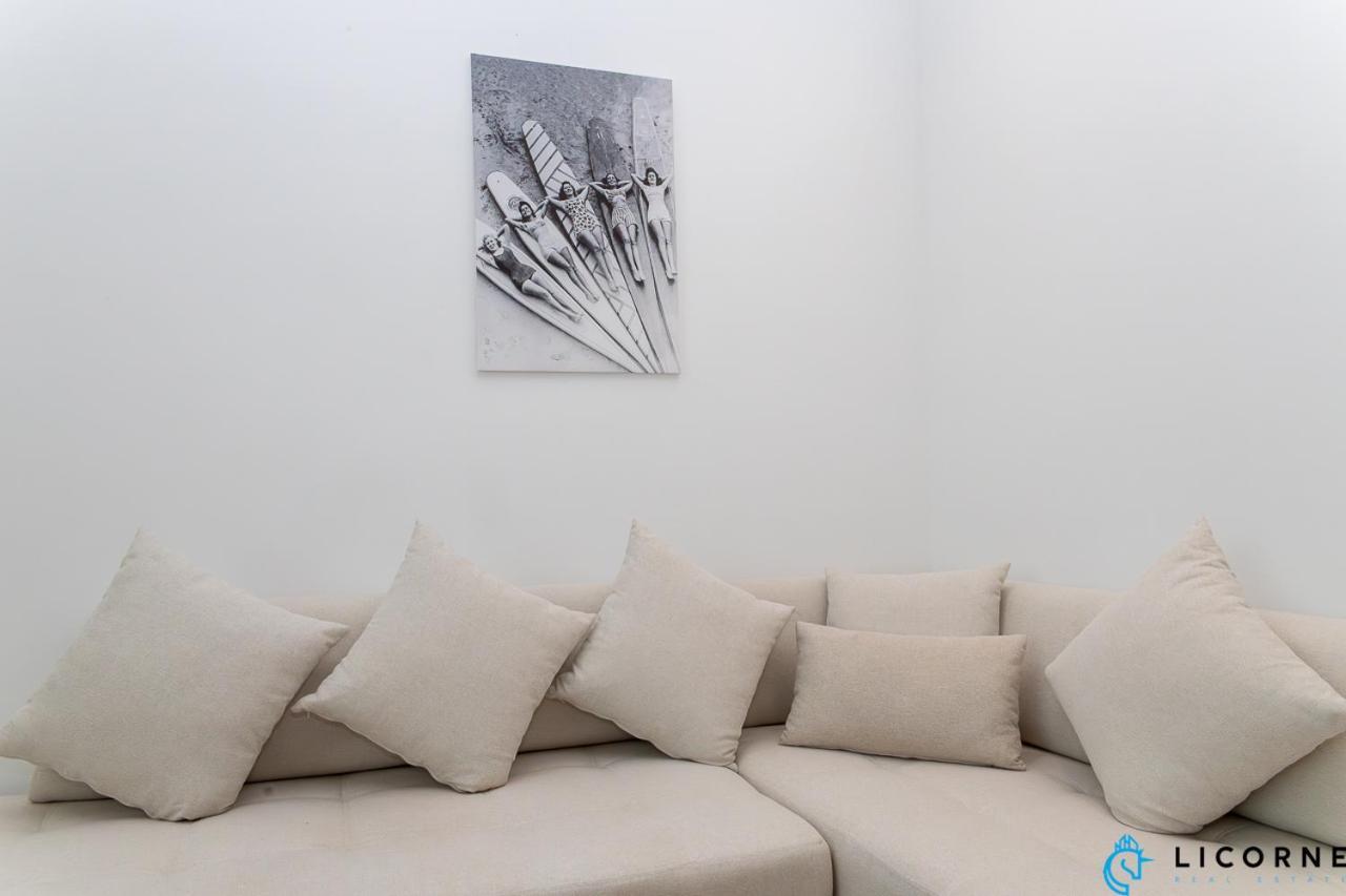 Sunset Beach Oasis - Private & Shared Hostel Dubai