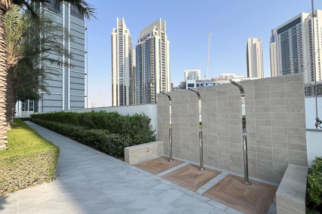 Address Opera 1br 54th Floor *