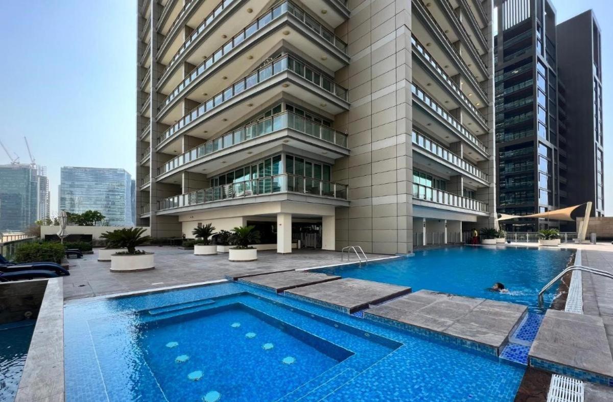 Spacious 1bhk In Downtown 8 Blvd