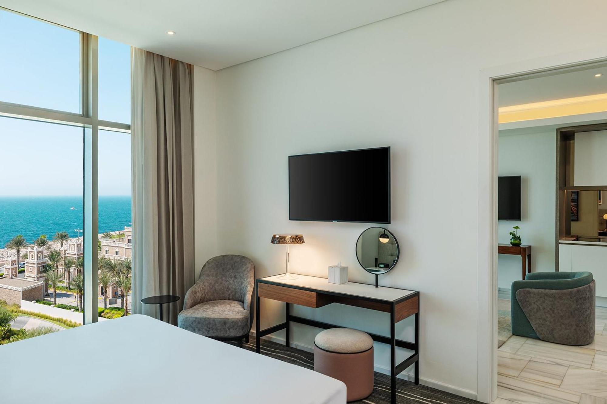 Th8 Palm Resort, Vignette Collection By Ihg 5* Dubai