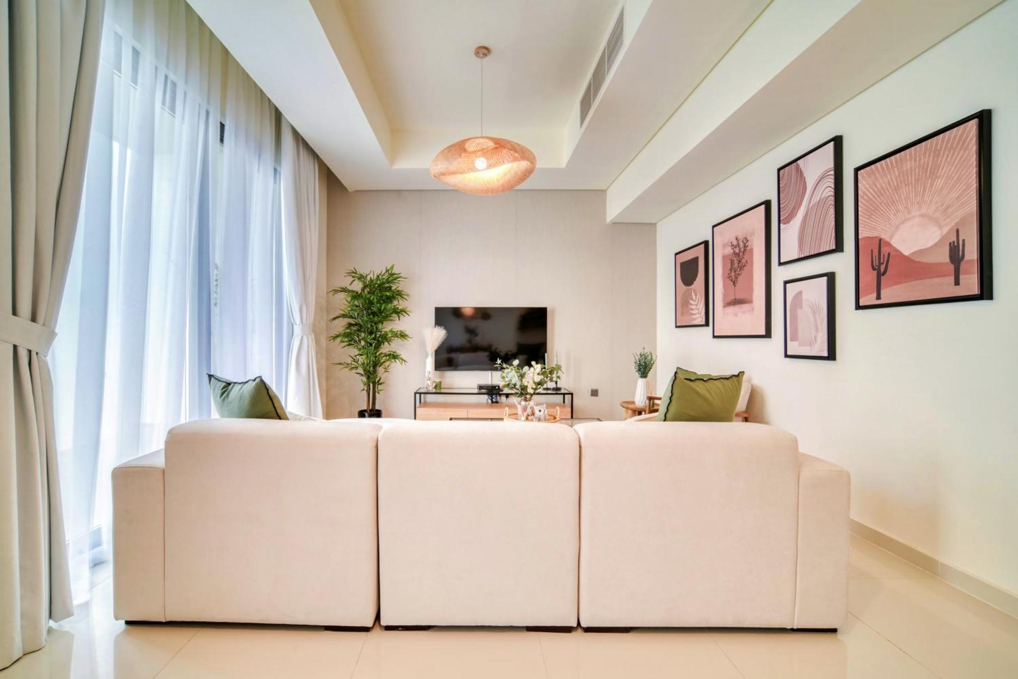 Damac Hills Ll - Stunning 4 Bedrooms With Private Pool At Land Villa