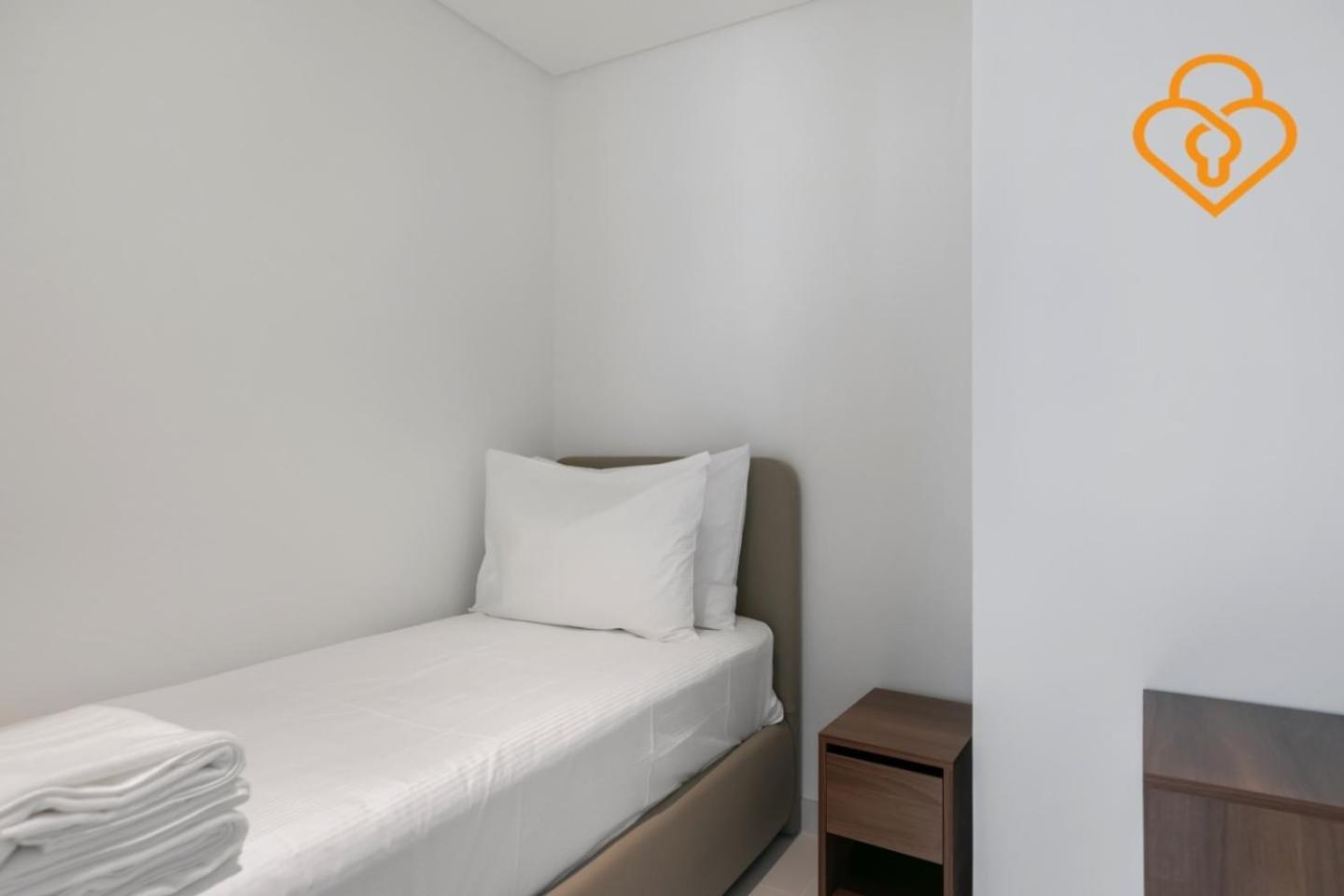 Keysplease Marina Vista 3 Bedroom Private Beach, Emaar Beachfront * Dubai