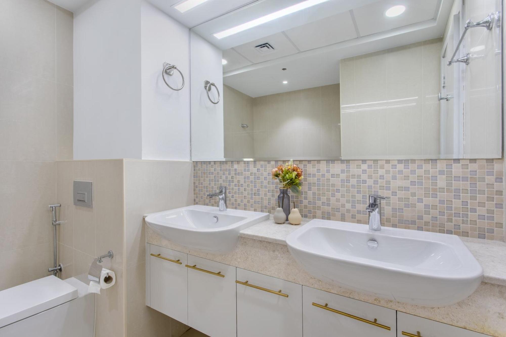 Stunning 2br In Bellevue Tower With Burj Khalifa & Skyscraper View *