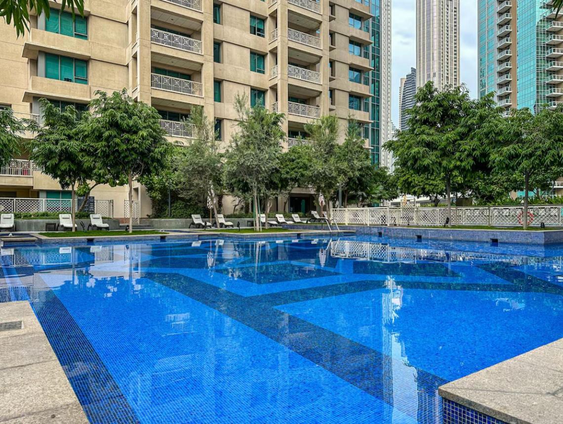 Apartament Lavish 2 Bedroom I Burj Khalifa & Fountain Views I Free Gym, Pool, Parking, Wi-fi And Ps5 I By Skyline Serenity
