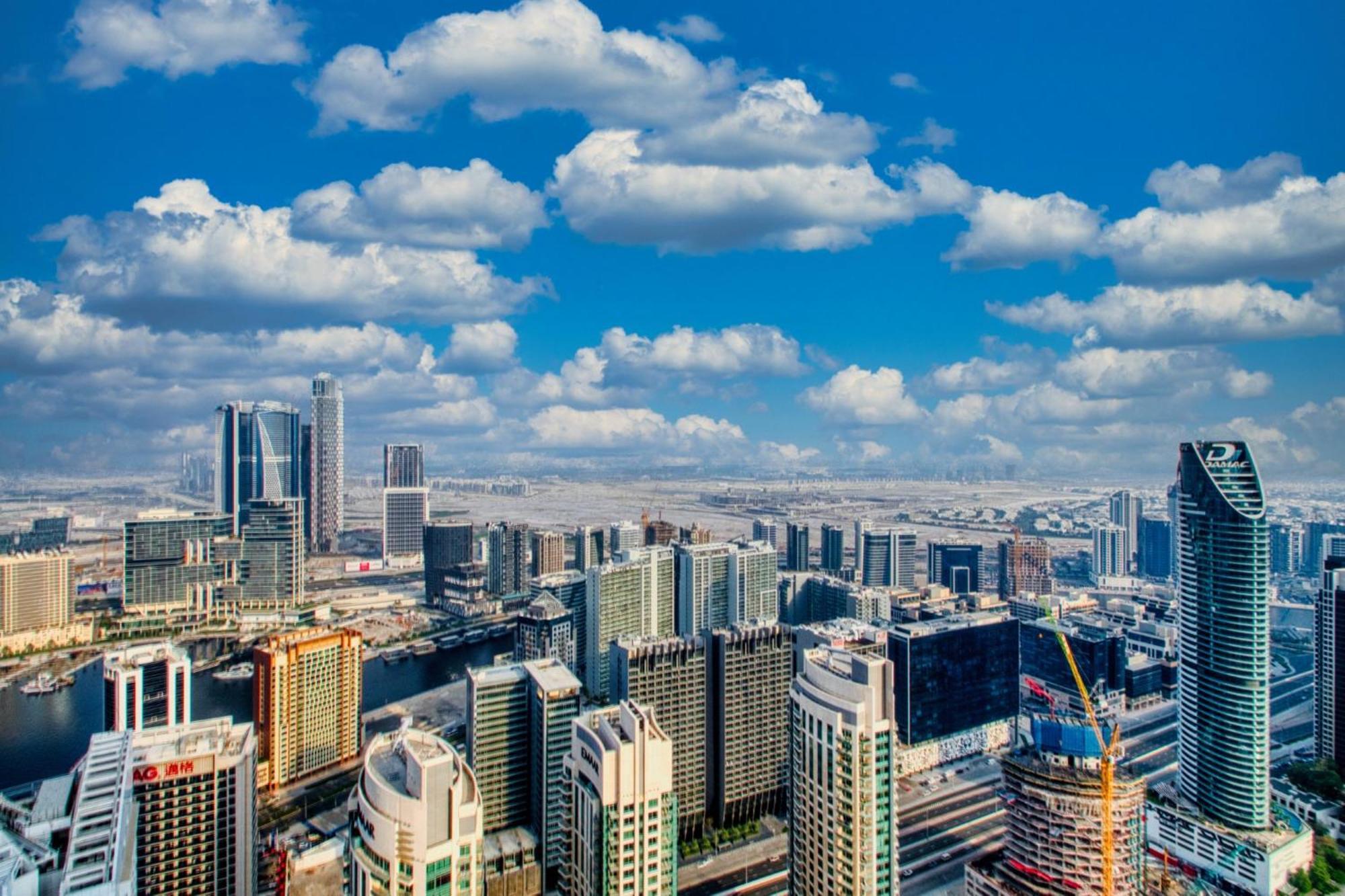 Apartment Exclusive 4 Bedroom I Burj Khalifa And Fountain Views I Free Wi-fi, Pool, Gym & Parking I By Meerak