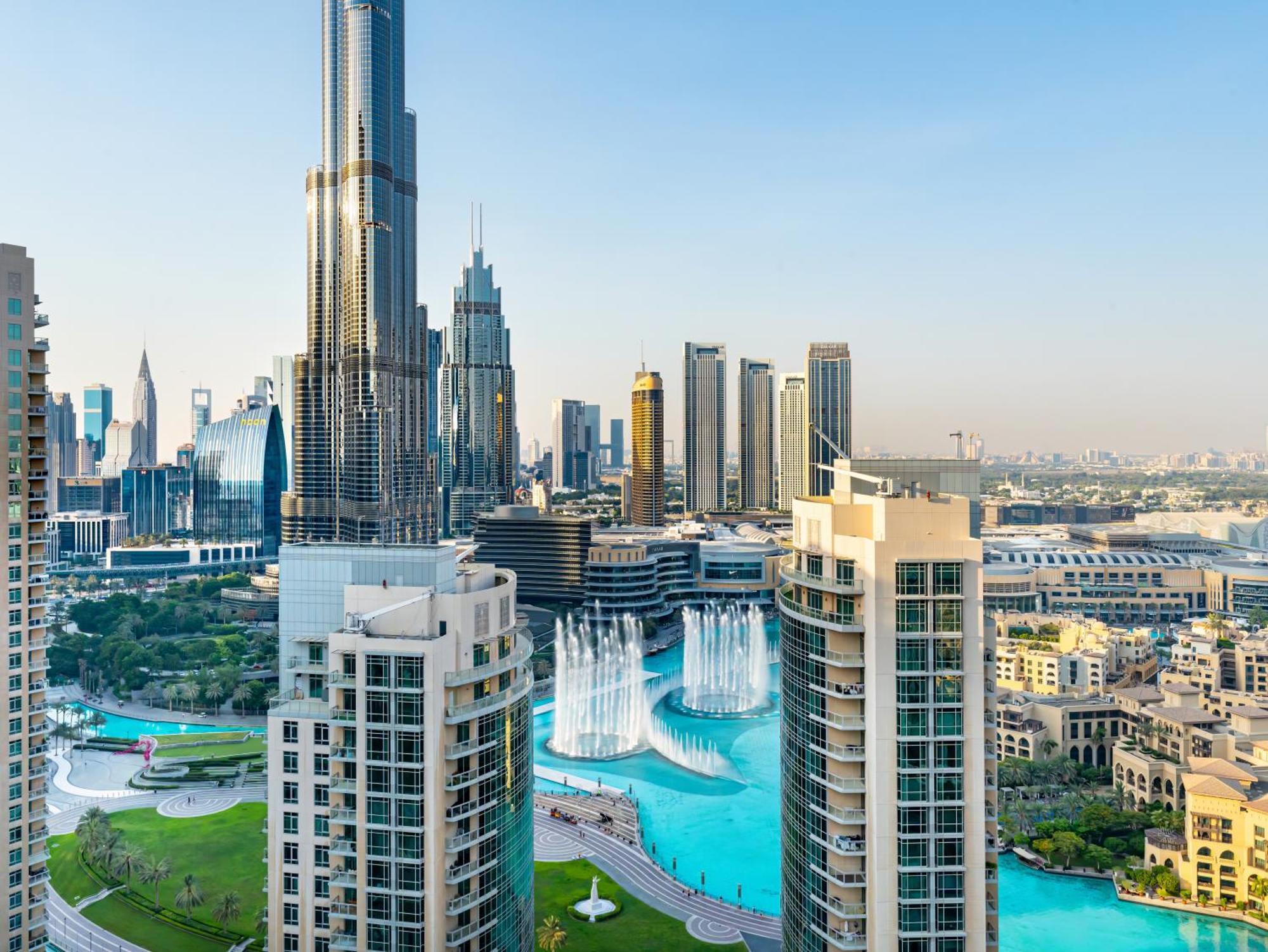 Apartament Lavish 2 Bedroom I Burj Khalifa & Fountain Views I Free Gym, Pool, Parking, Wi-fi And Ps5 I By Skyline Serenity