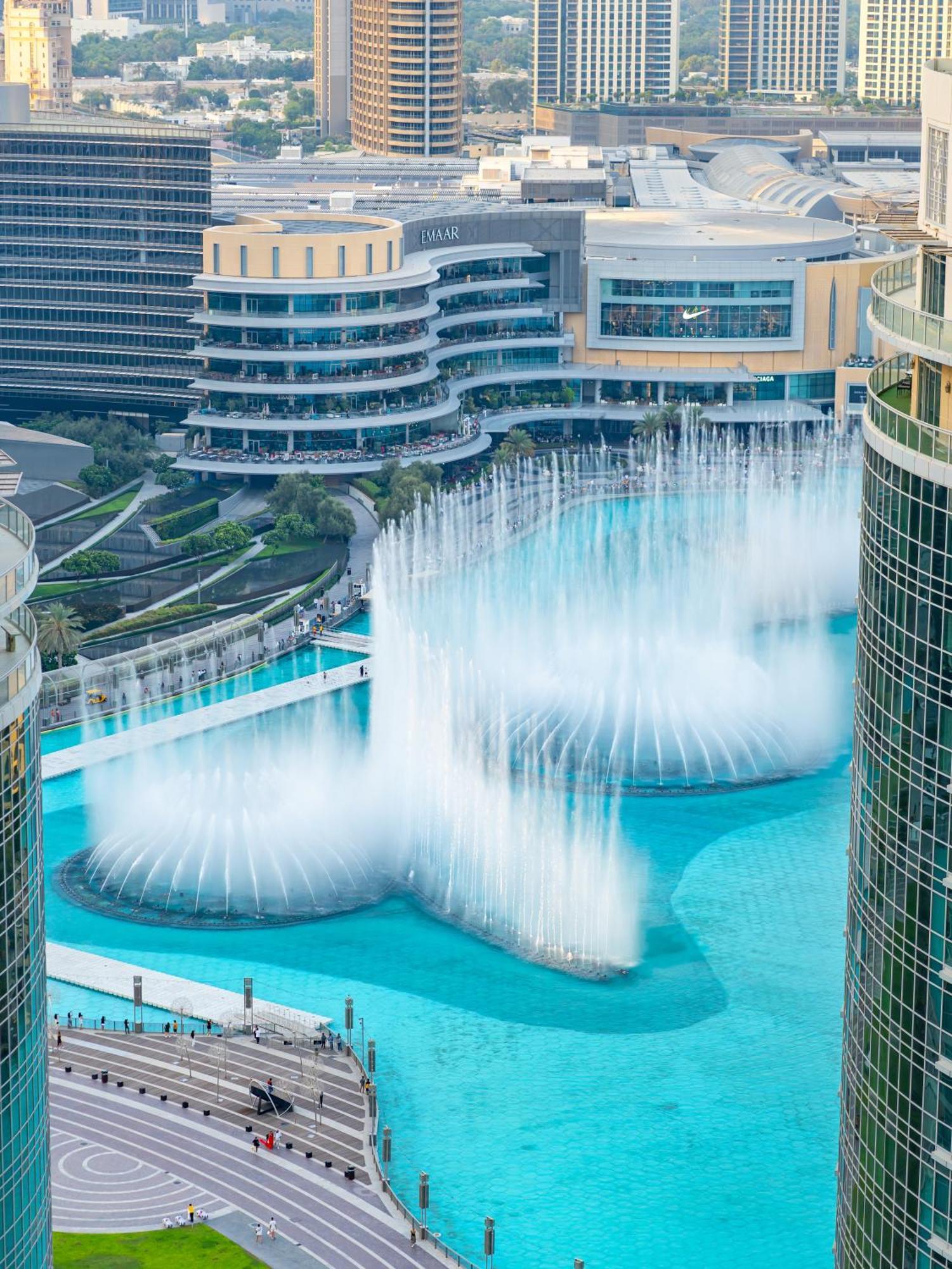 Apartament Lavish 2 Bedroom I Burj Khalifa & Fountain Views I Free Gym, Pool, Parking, Wi-fi And Ps5 I By Skyline Serenity