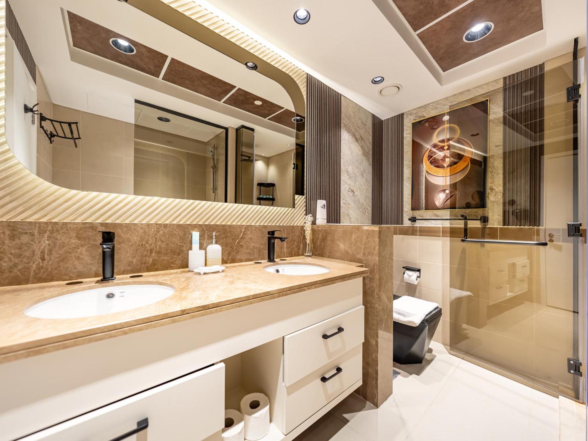 Lavish 2 Bedroom I Burj Khalifa & Fountain Views I Free Gym, Pool, Parking, Wi-fi And Ps5 I By Skyline Serenity Apartament Dubai