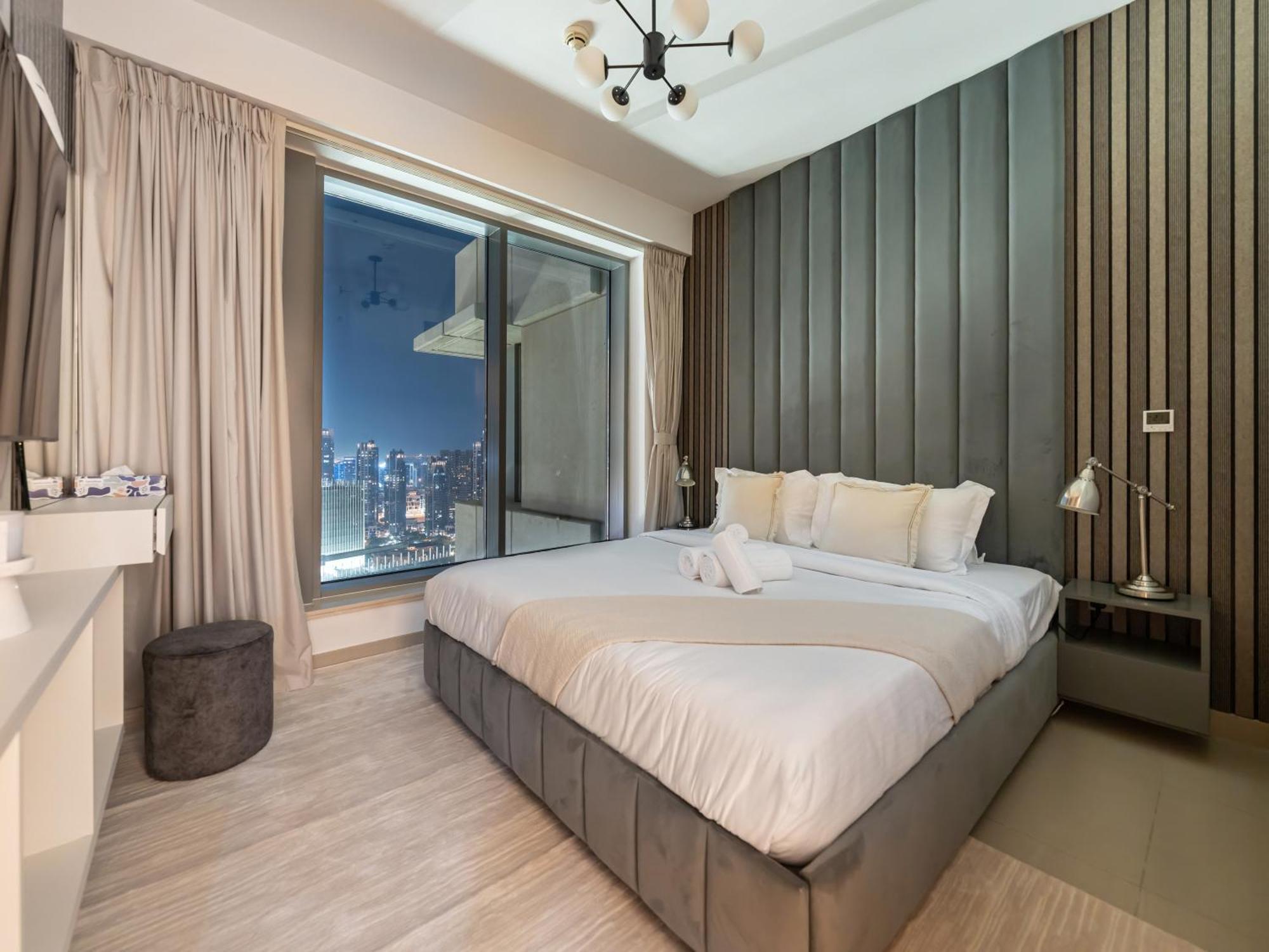 Apartament Lavish 2 Bedroom I Burj Khalifa & Fountain Views I Free Gym, Pool, Parking, Wi-fi And Ps5 I By Skyline Serenity *