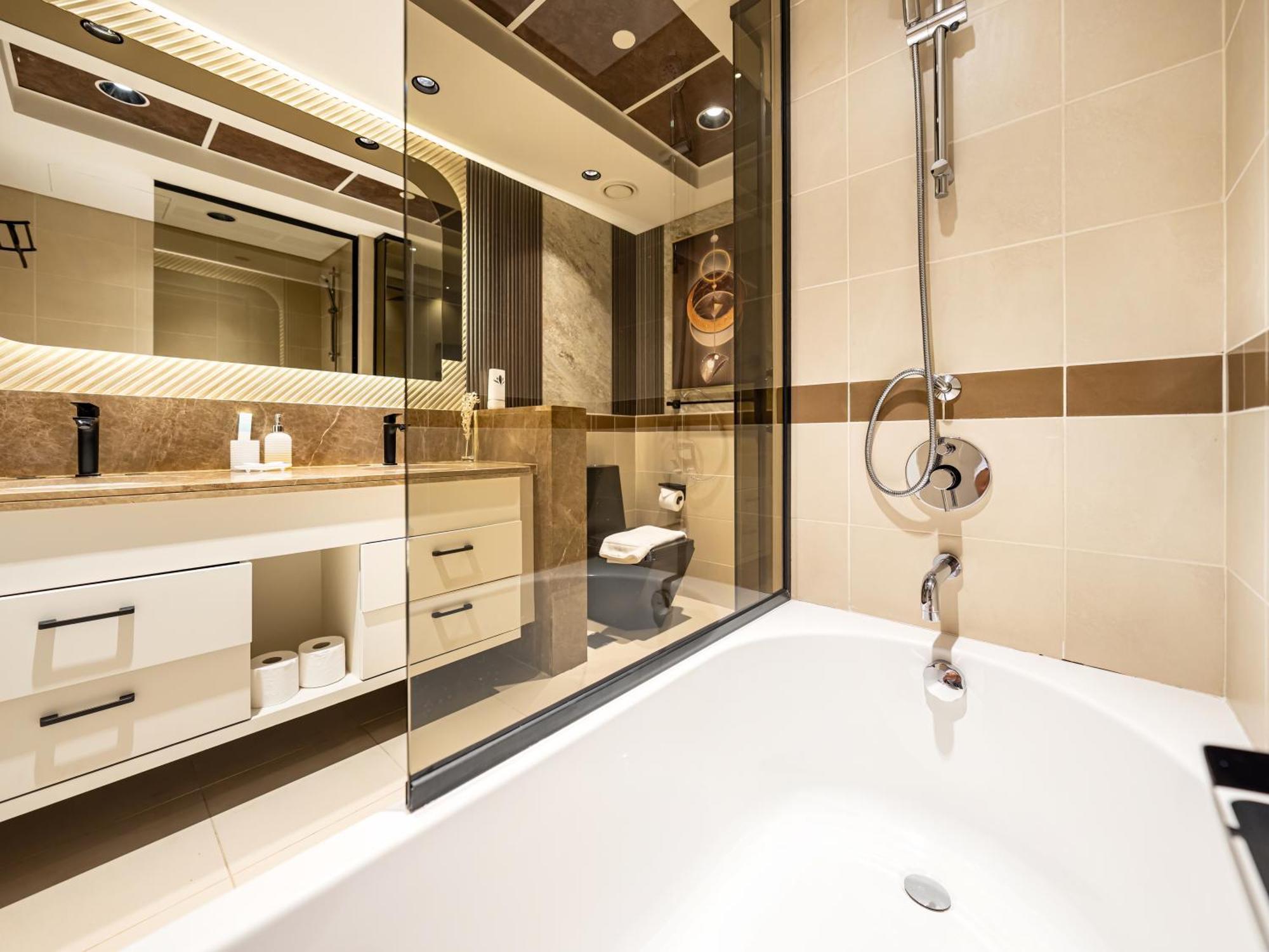 Apartament Lavish 2 Bedroom I Burj Khalifa & Fountain Views I Free Gym, Pool, Parking, Wi-fi And Ps5 I By Skyline Serenity *