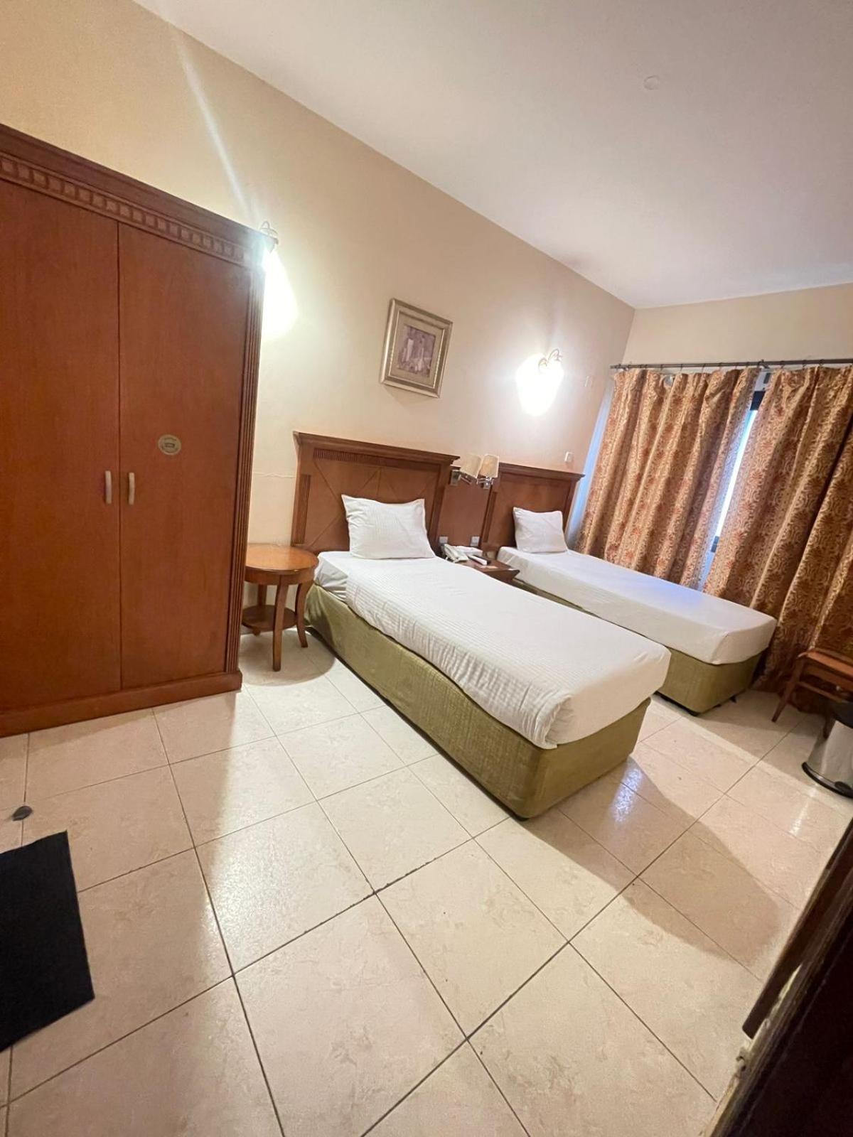 Tara Hotel Dubái