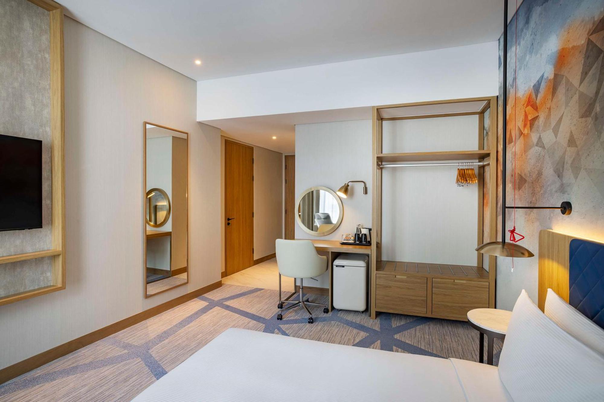 Hilton Garden Business Bay Hotel Dubai