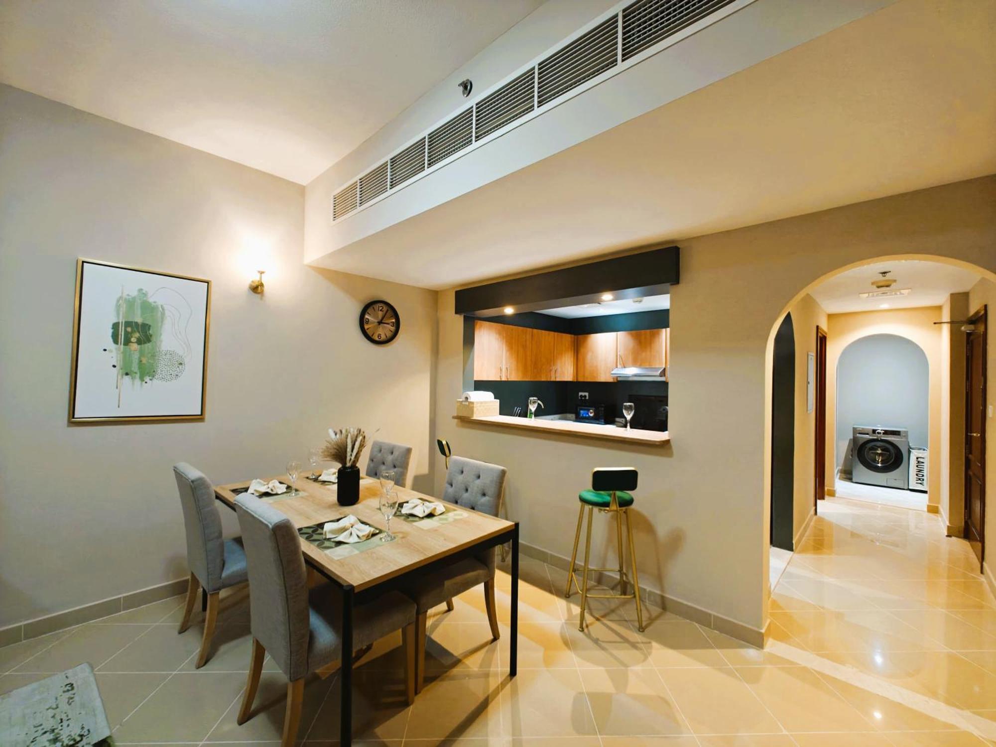 Apartamento 369 Stays- 1 Bedroom In Sports Dubái