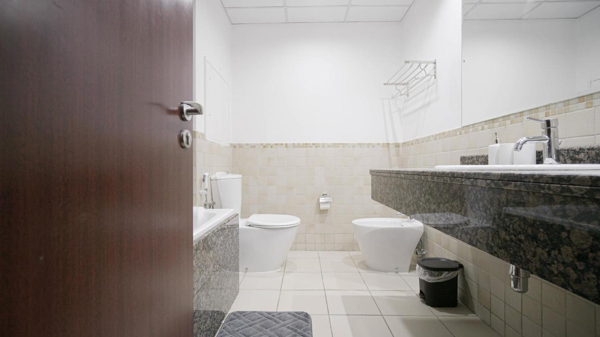 Apartamento 704, Shams 1 *