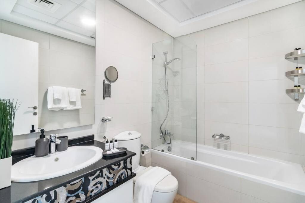 First Class 1br Stylish With Burj Khalifa View * Dubai