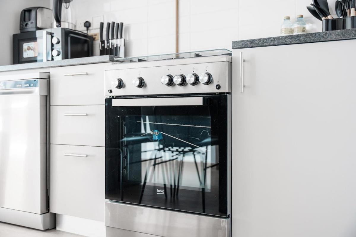 Soothing 1-bedroom With A Modern Kitchen And Dining Area In Jebel Ali Appartement