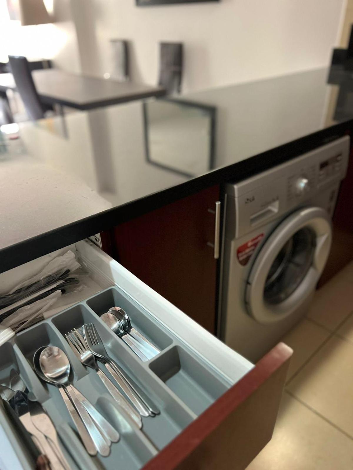 Apartment Spacious 1br 5 Minutes From Dubai
