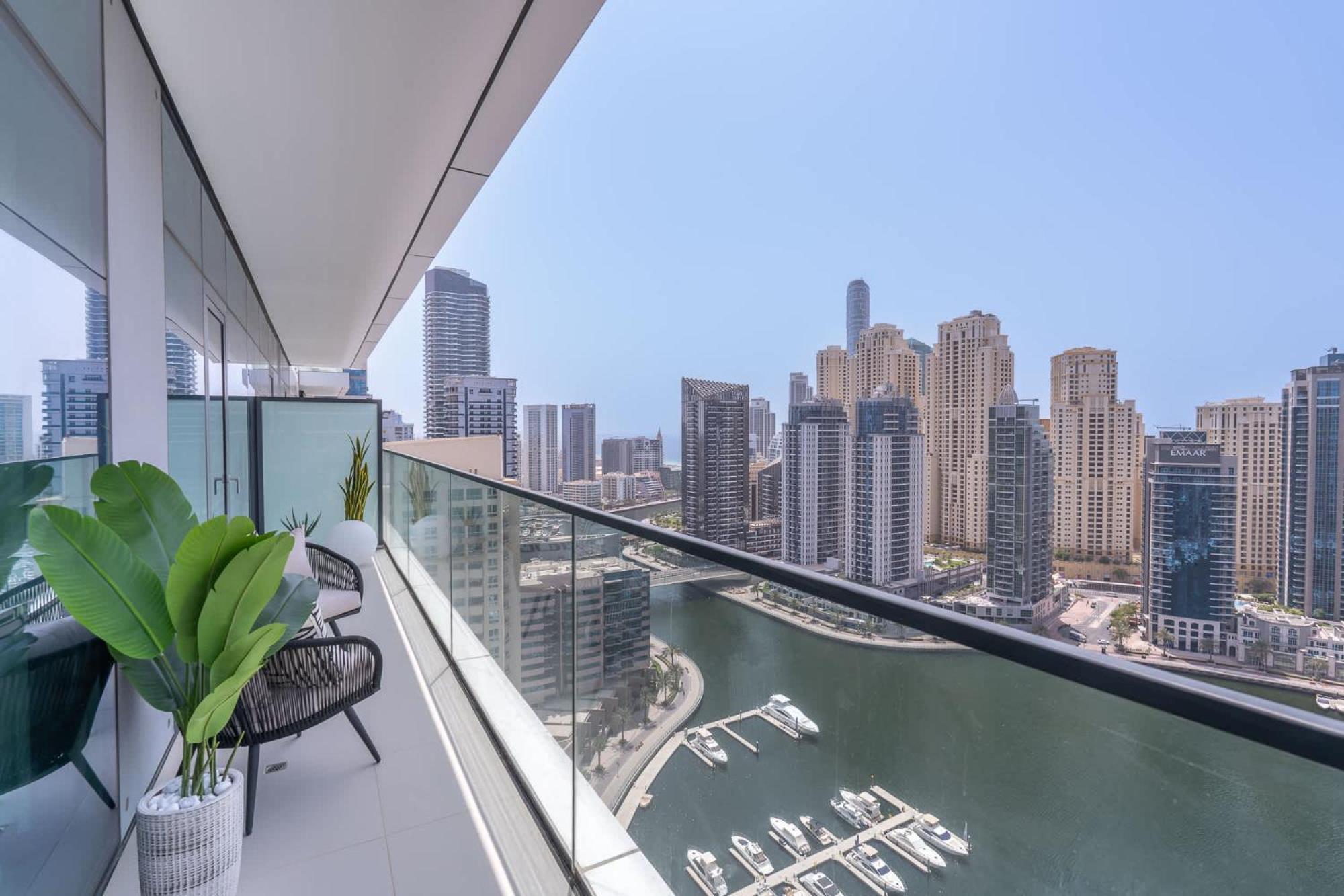Apartamento Stylish 3-bedrooms With An Elegant Dining Area In The Heart Of Marina! Dubái