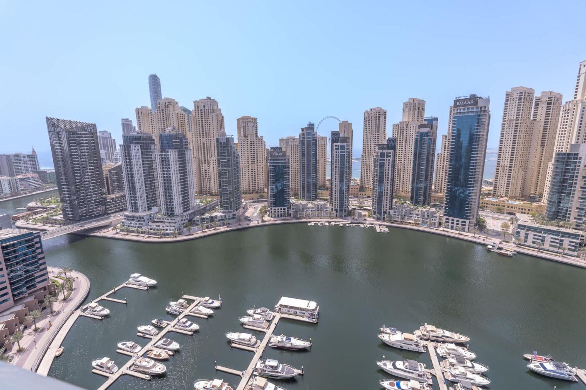 Apartamento Stylish 3-bedrooms With An Elegant Dining Area In The Heart Of Marina! Dubái