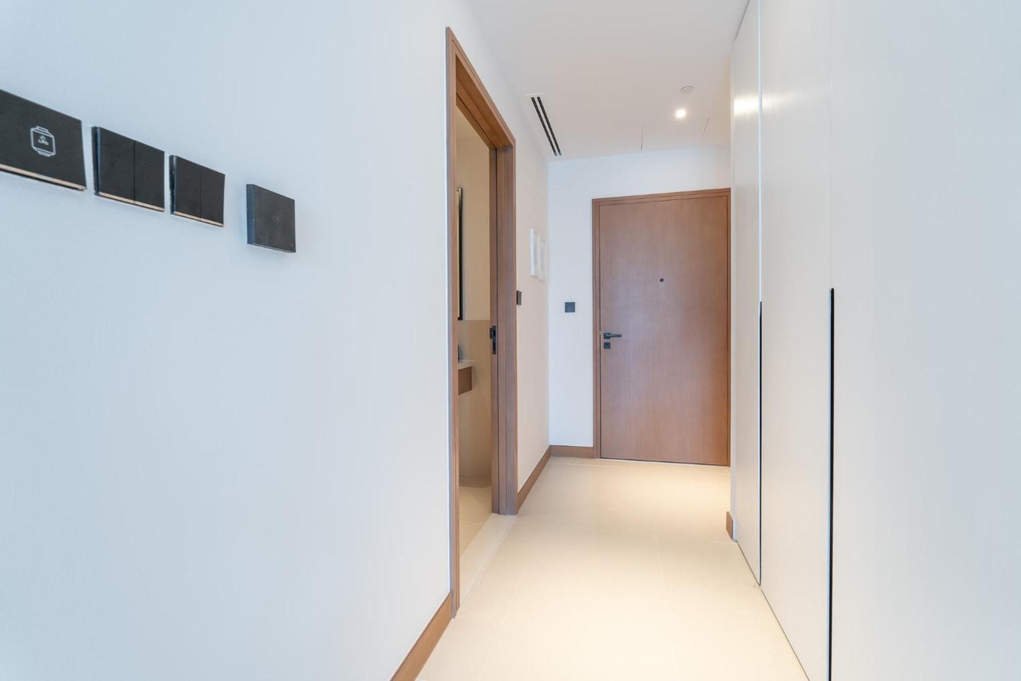 Stylish 3-bedrooms With An Elegant Dining Area In The Heart Of Marina! Dubái