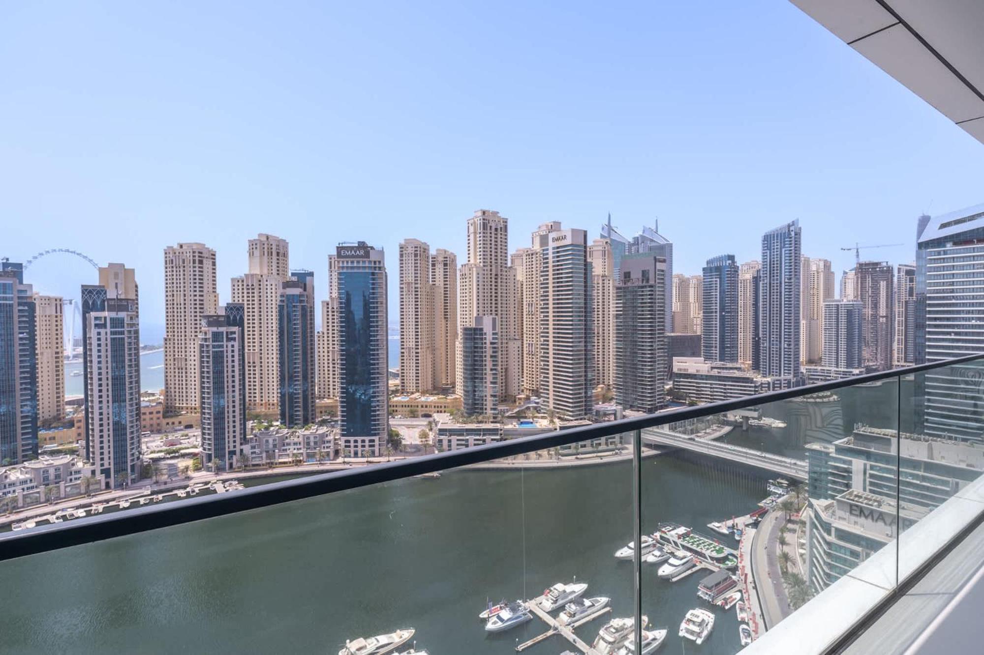 Apartamento Stylish 3-bedrooms With An Elegant Dining Area In The Heart Of Marina! Dubái
