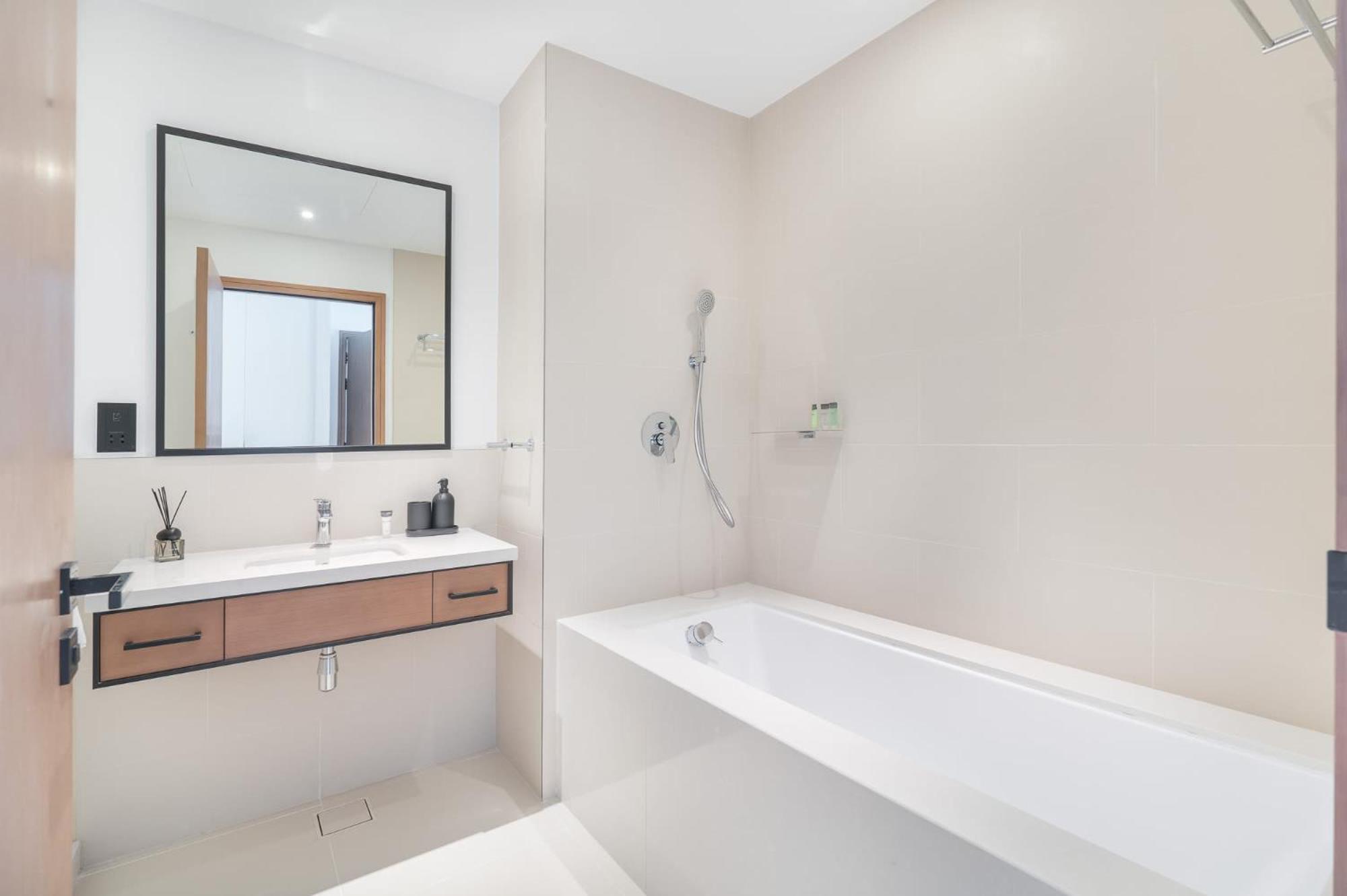 Stylish 3-bedrooms With An Elegant Dining Area In The Heart Of Marina! Dubái