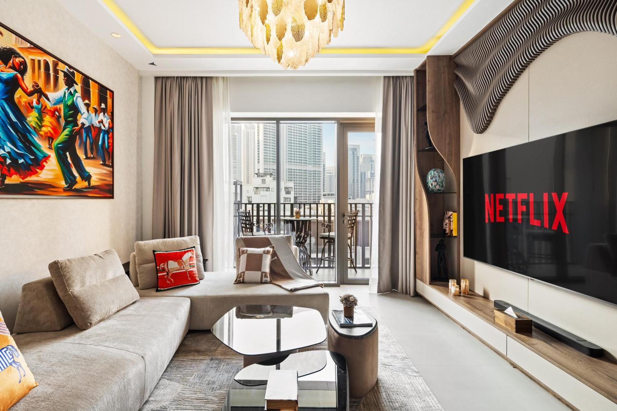 Stylish Poolside In Creek Harbour - By Dustay Apartamento