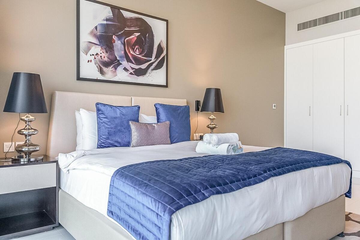 Stylish In Damac Hills With Skyline Views Dubai