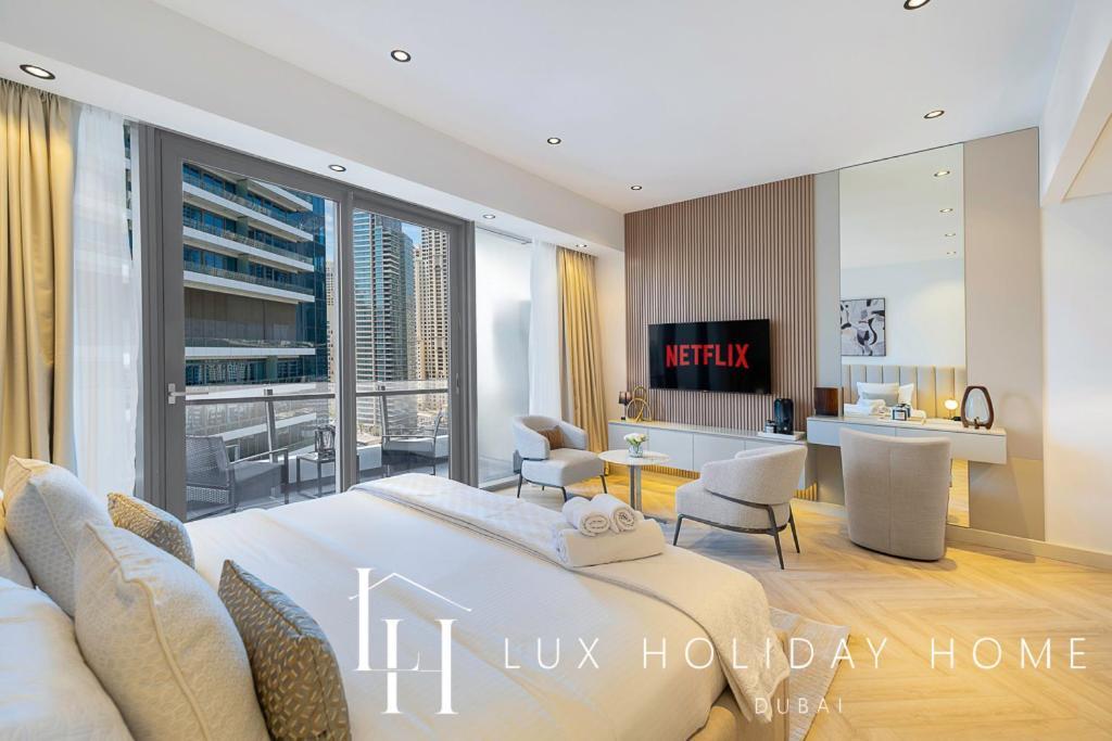 Lux The Silverene Marina View 3 Apartment