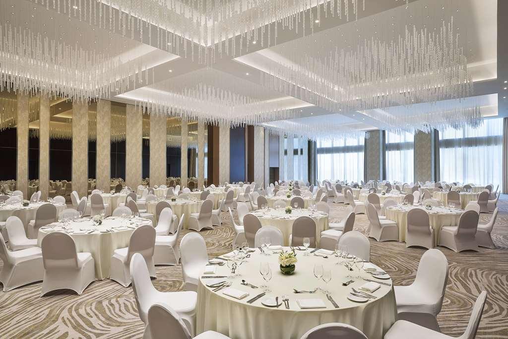 Embassy By Hilton Business Bay Dubaï