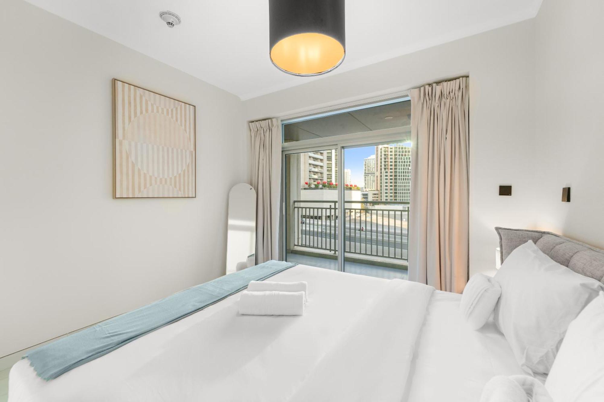 Apartment Bright & Spacious 1br In Downtown With Balcony L Close To Mall *