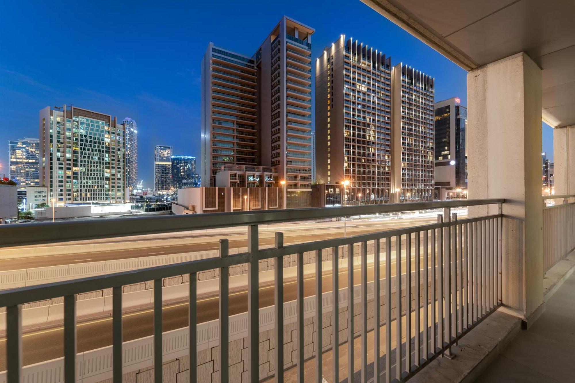 Bright & Spacious 1br In Downtown With Balcony L Close To Mall Apartment Dubai