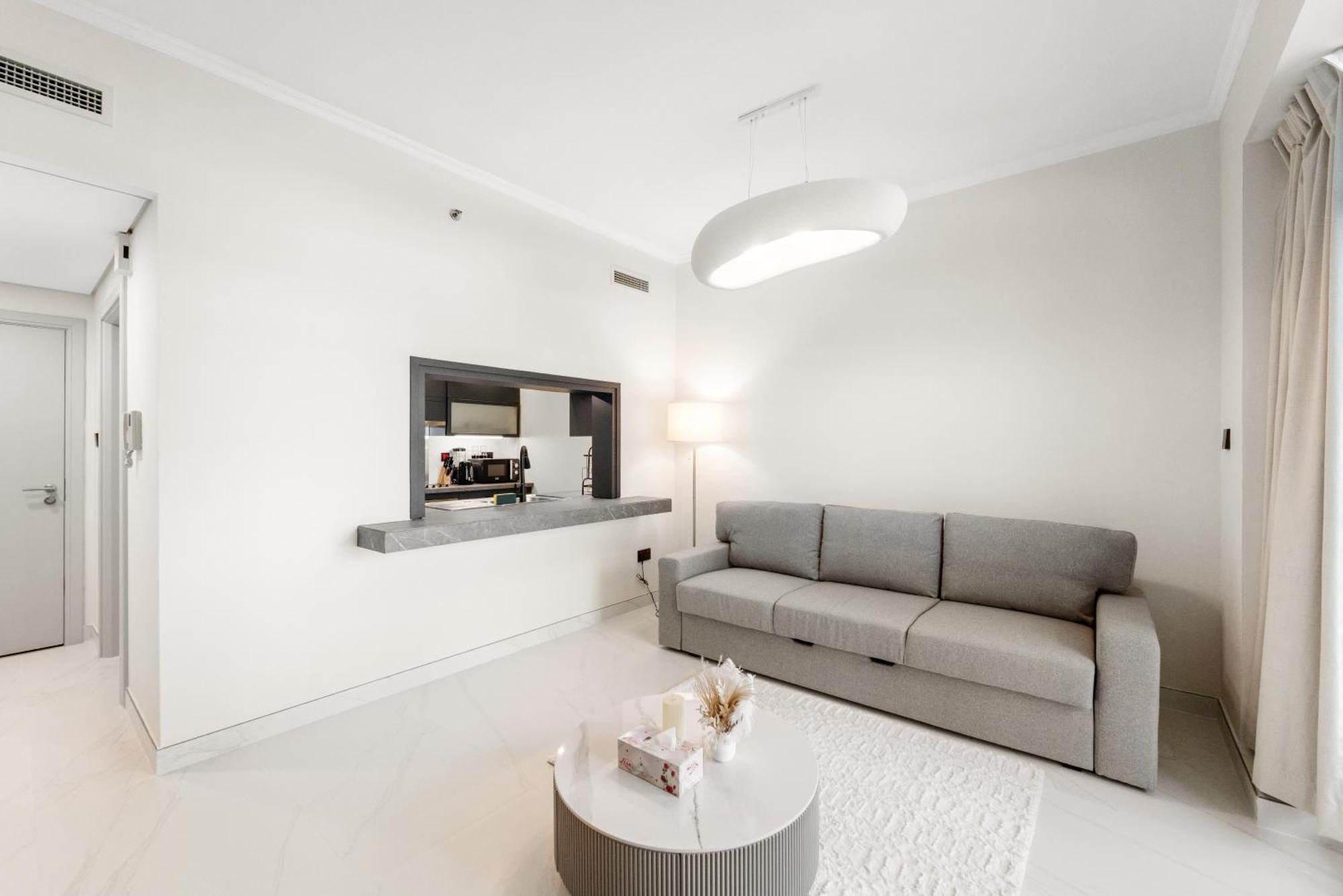 Bright & Spacious 1br In Downtown With Balcony L Close To Mall Apartment *