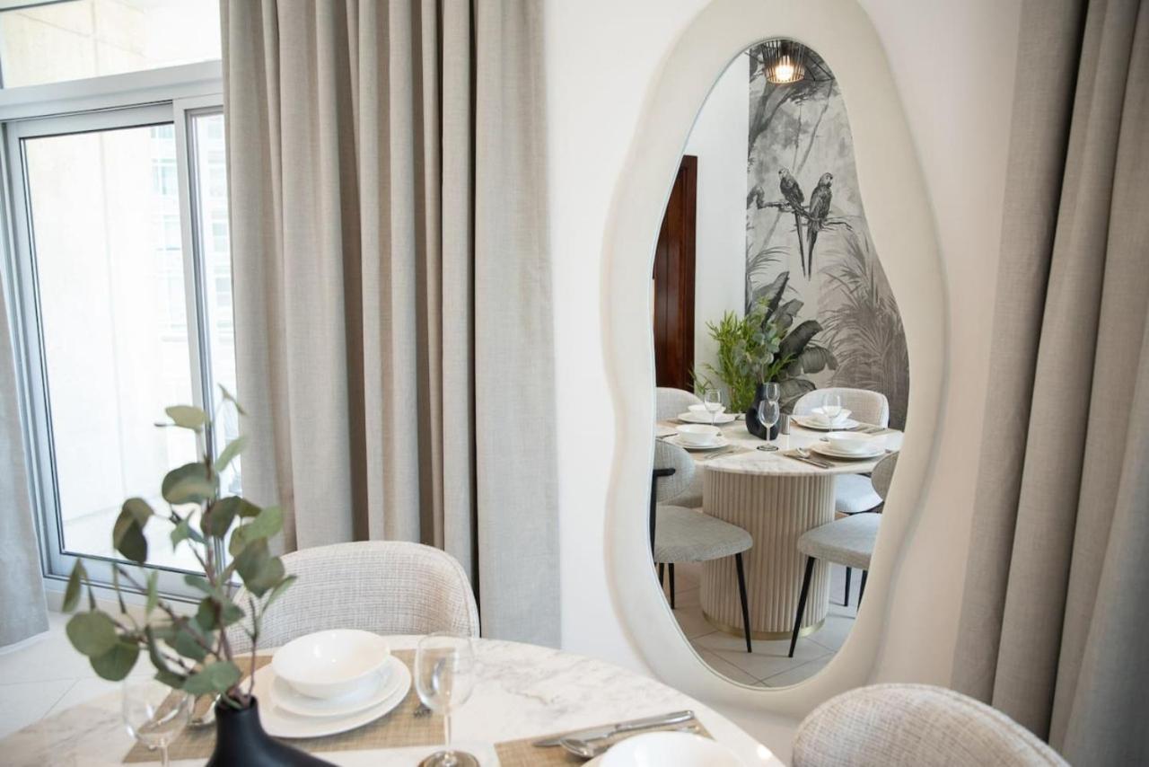 Trendy 1 Bed Getaway In The Heart Of Downtown *